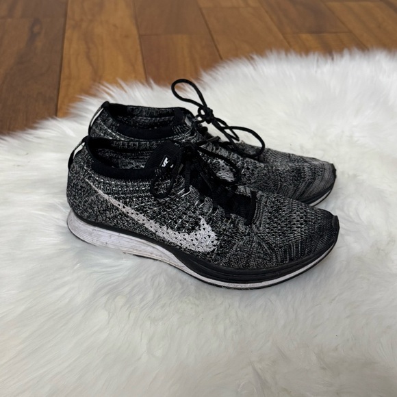 Nike Flyknit Racers - Oreo - Picture 1 of 1